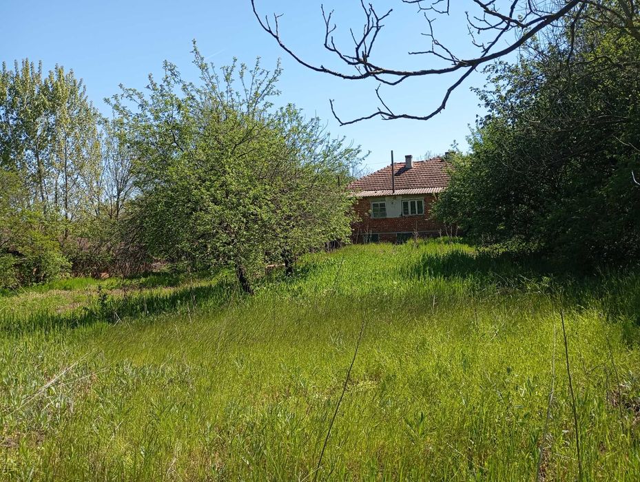 Продава Къща в с. Дъбравино