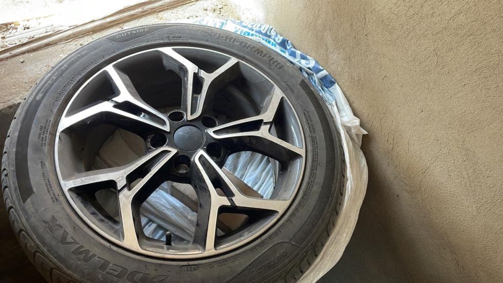 Продам шины с дисками размер 215/55/17 новые
