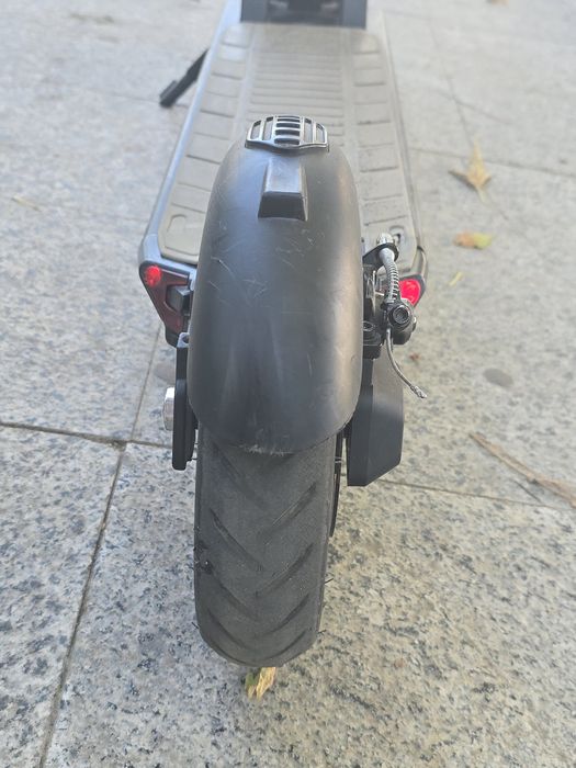 Trotineta Kirin M2 Pro, viteza 25 km/h, autonomie 30 km, motor 350W