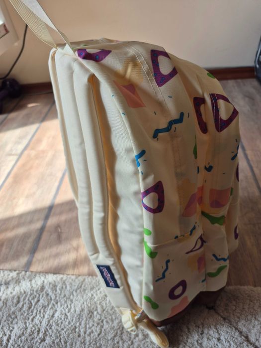 продавам НОВИ ОРИГИНАЛНИ раници Jan Sport