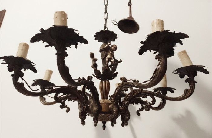 Minunat candelabru antic din bronz in stilul Baroc cu 8 brațe ,piesa d