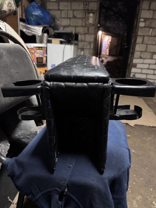 Продам подлакотник на пасат