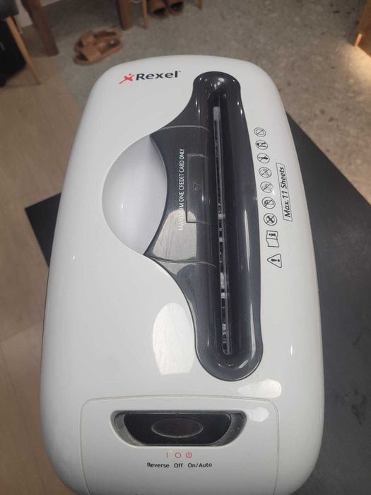 Шредер за хартия Rexel