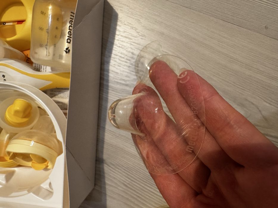 Молокоотсос ручной Medela Harmony