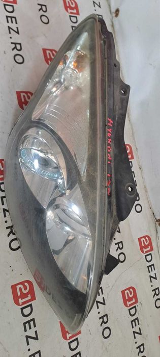 Far dreapta Hyundai i30 cu lupa fara xenon Halogen