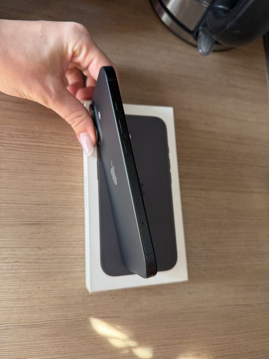 Iphone 16 black 256 GB