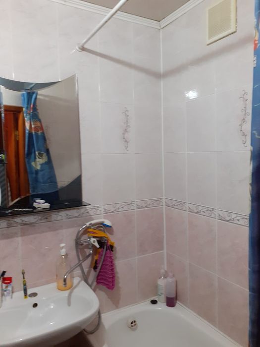 Продам 2х район бегемота