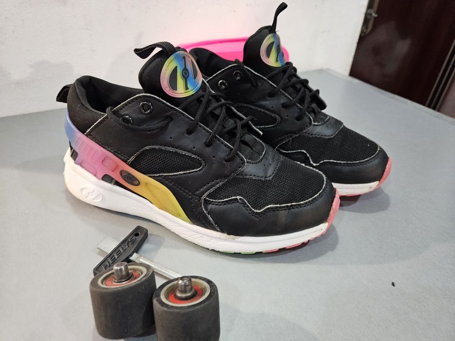 Adidasi role heelys 33/34 fete