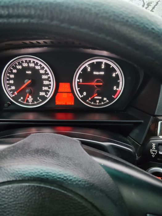 Vând sau schinb BMW  seria 5