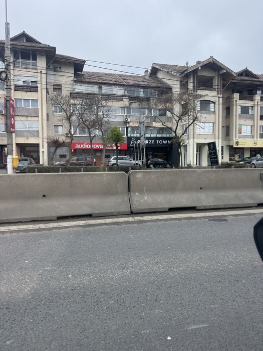 Inchiere spatiu comercial Dn1, langa Banca Transilvania Otopeni