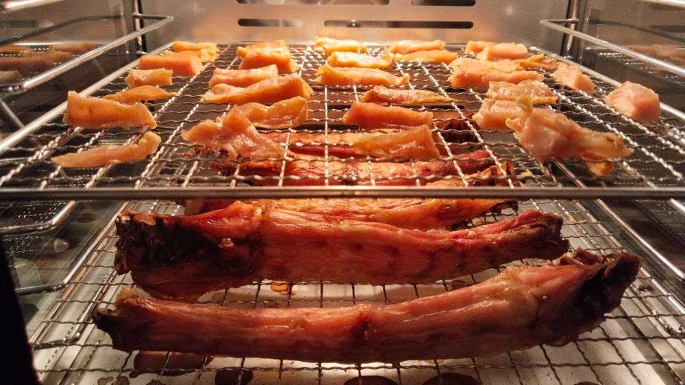 Лакомства для кошек и собак
