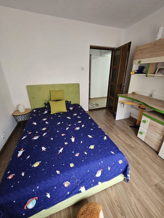 Apartament 3 camere bloc 6bis etaj 2
