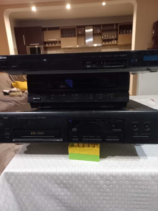 Radio traviata 1 si TV cu carcasa lemn