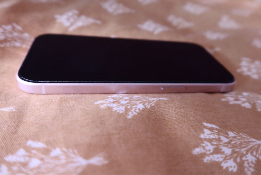 iPhone 15 128GB – Pink