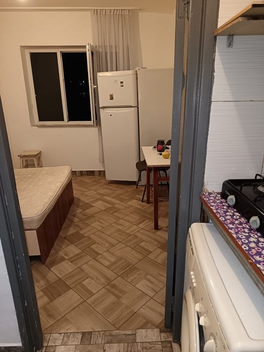 Vând garsoniera în Ploiești  Teleajan