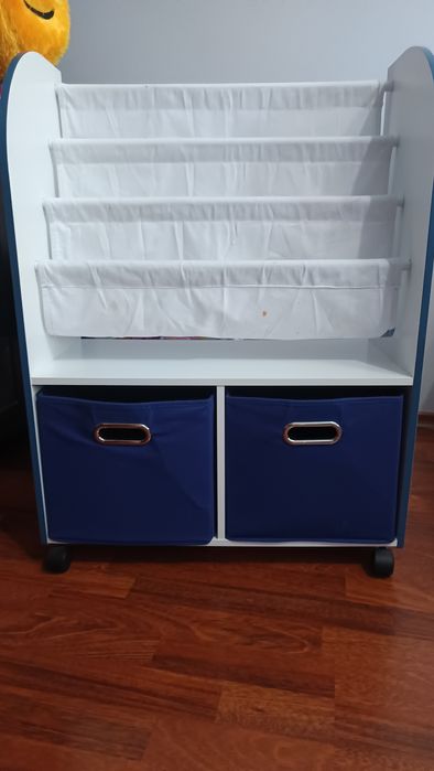 Детска етажерка за книги с две кутии за съхранение