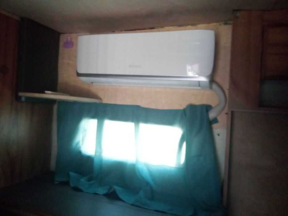 Продава каравана в Кариани, на 100 м. от брега- 8000 евро