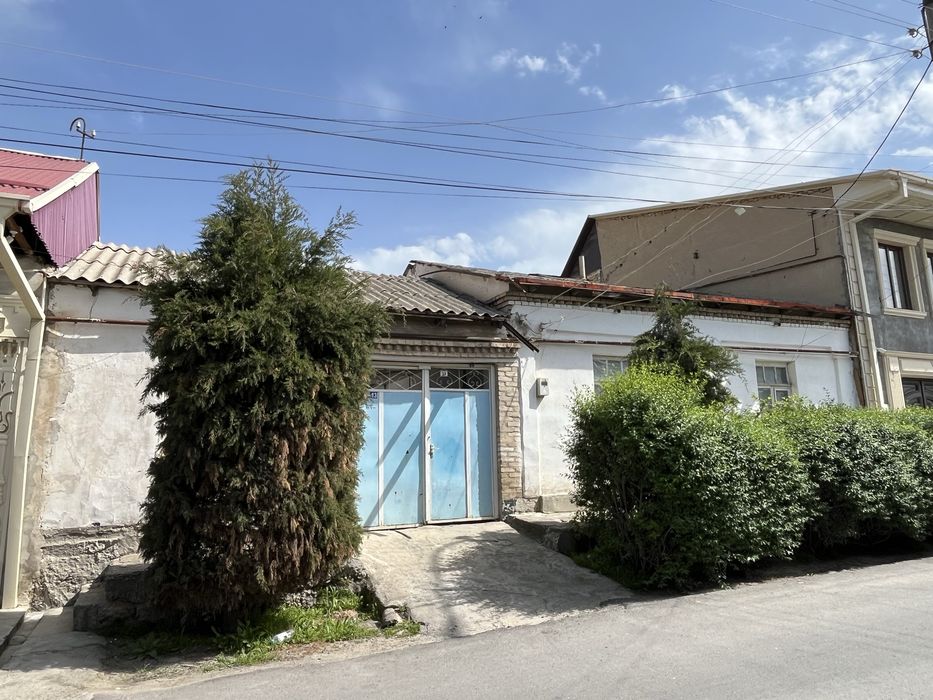 Продаётся дом в центре города, 4 соток 6 комнат