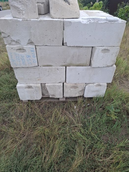 Продам кирпич газоблок остатки от стройки