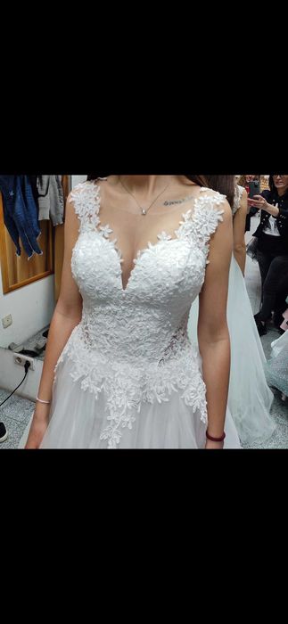 Булченска рокля - тюл и сатен с обръч