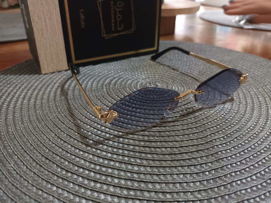 Чисто нови слънчеви очила по модел на cartier