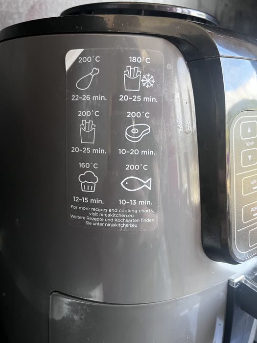 Air Fryer Ninja  без следи от употреба