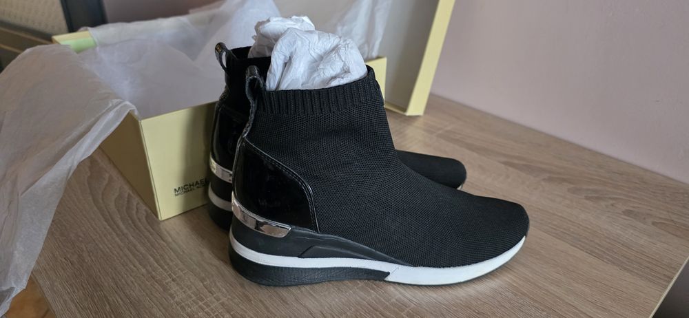 Michael Kors Skyler Bootie, 39