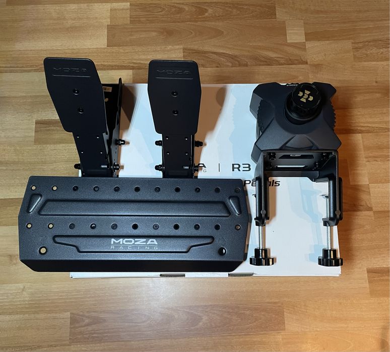 Kit simulator Moza r3 cu Volan KS carbon