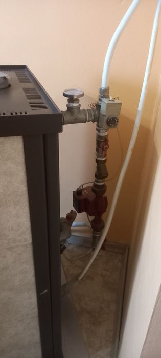 Камина с водна риза.