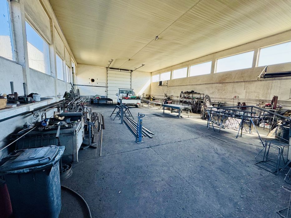 Hala industrială în Fălticeni, Str. Armatei nr. 5 :Suprafata 303 mp