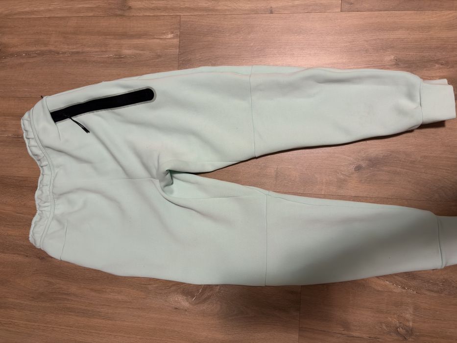Nike tech fleece mint