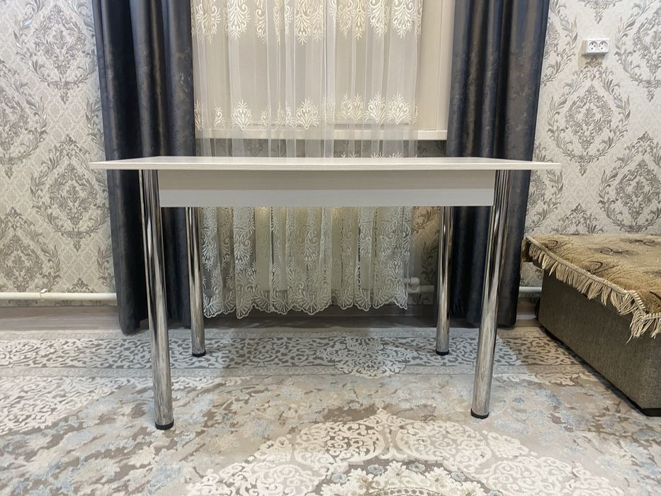 Кухонный стол продам