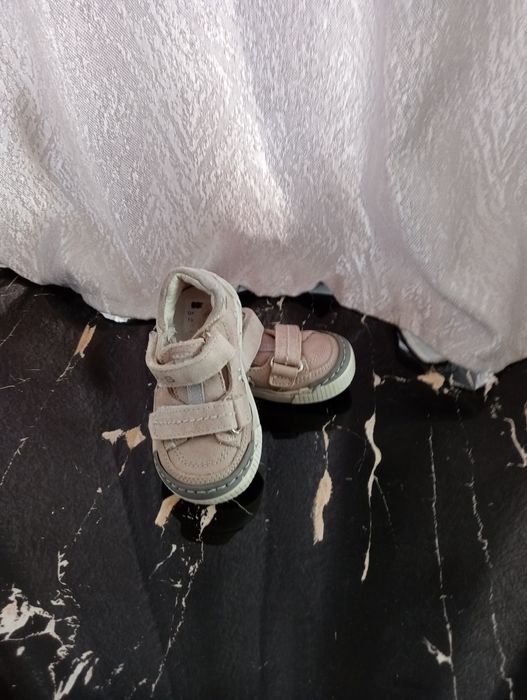 Sandalute pentru copii