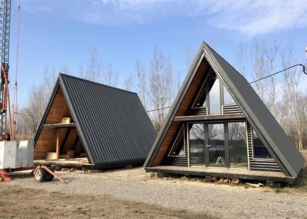 Vând case din panouri sandwich și cabane