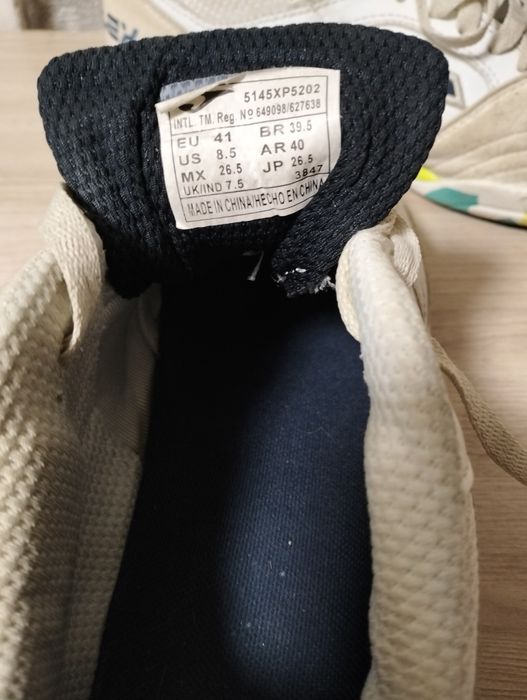 Продам футзалки, б/у