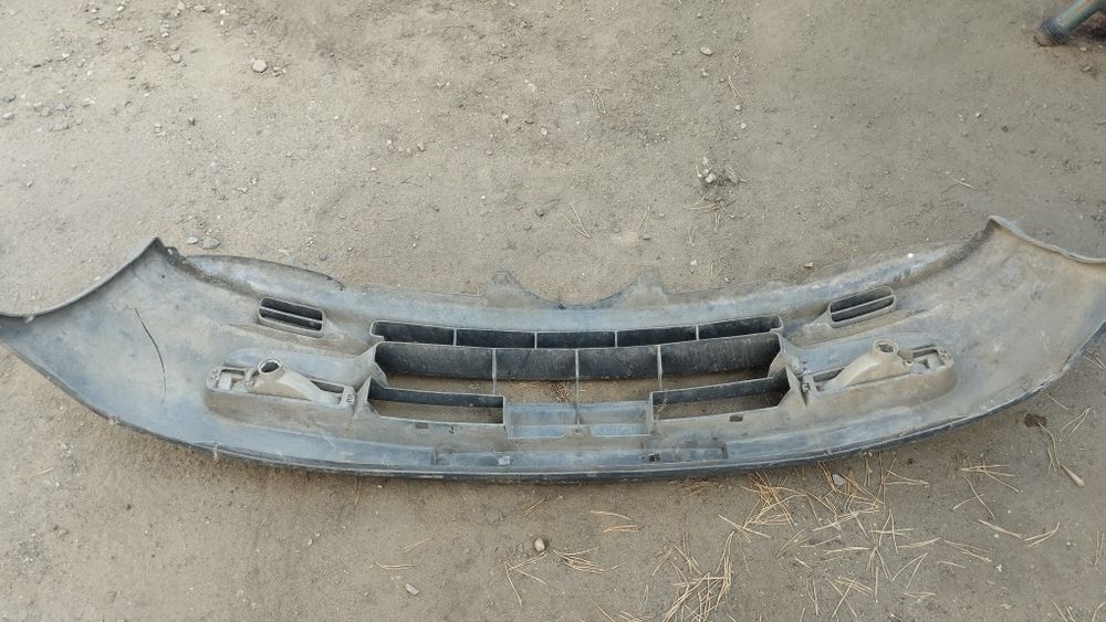 Бампер Nissan Serena