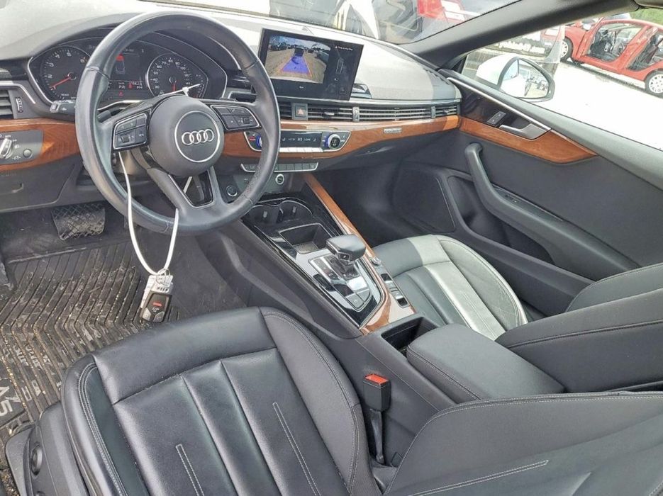 Audi A5 Cabrio Stare perfectă inafara faptului ca e bară avariată.