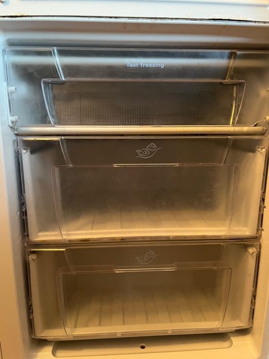 Холодильник indesit