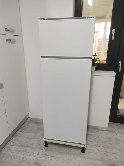 Frigider Candy 220 litri