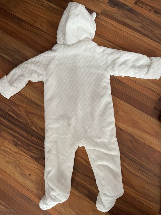 Salopete pentru bebeluși de 9–12 luni (mărci: Tex Baby, H&M)