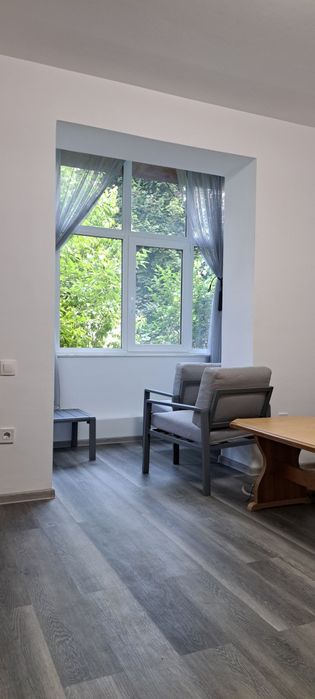 Inchiriez pe termen lung apartament 2 camere  recent renovat  utilat cplet