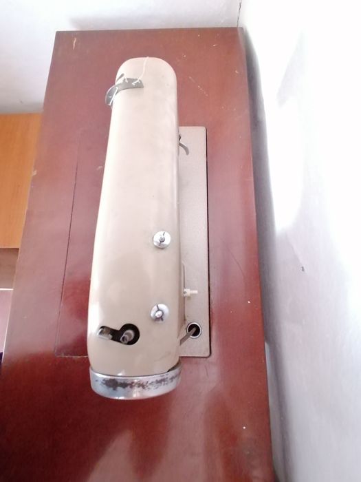 Mașina de cusut ILEANA