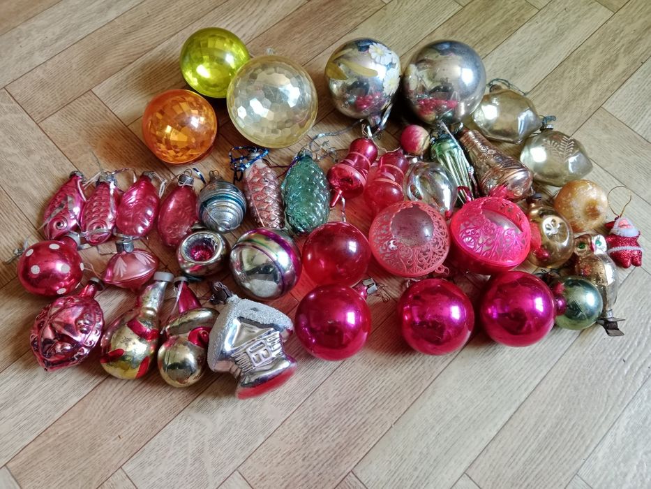 Продам стеклянные игрушки