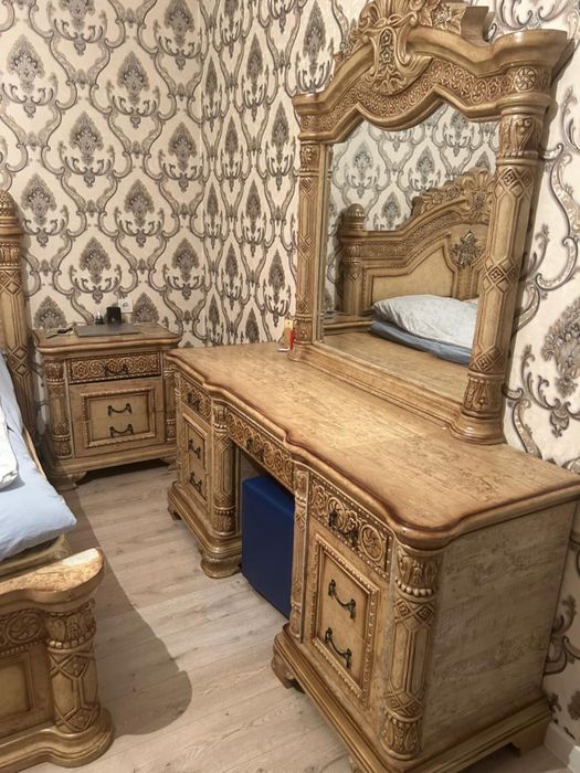 Спальный гарнитур