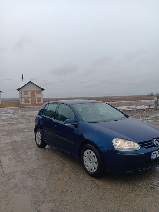 Vând Volkswagen Golf  V