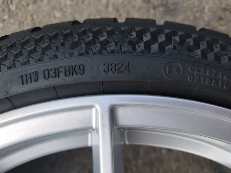 235/40/19" 4бр Continental winter contact ts870p,dot3824,7mm