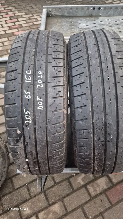 două cauciucuri; 205 65 16 C,de vară