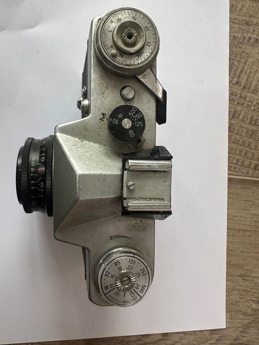 Продавам ретро фотоапарат Зенит В
