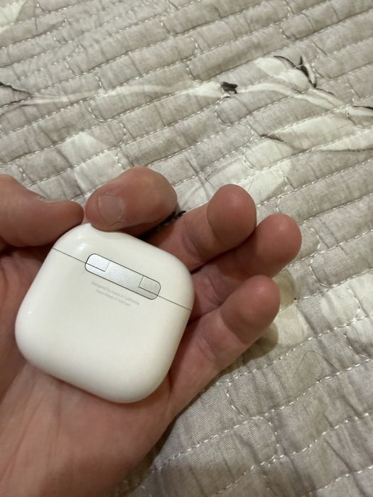 Продаются наушники airpods 4