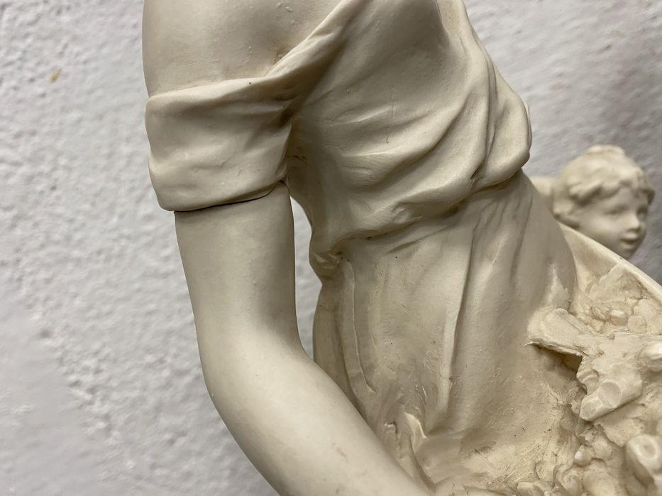 Италианска фигура от порцелан